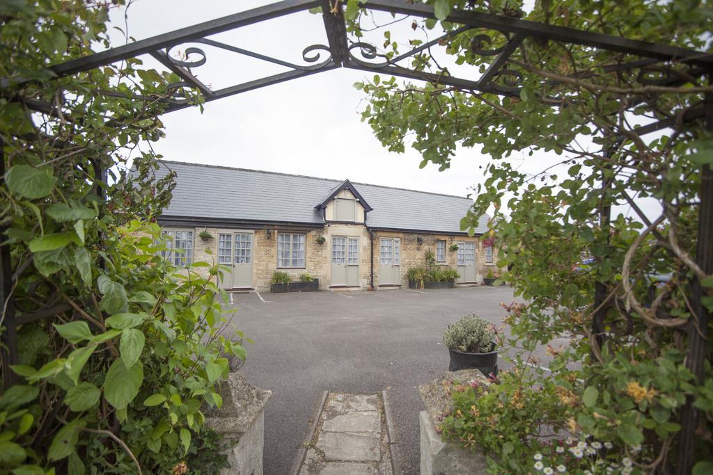 The Conigre Hotel Melksham Exterior foto
